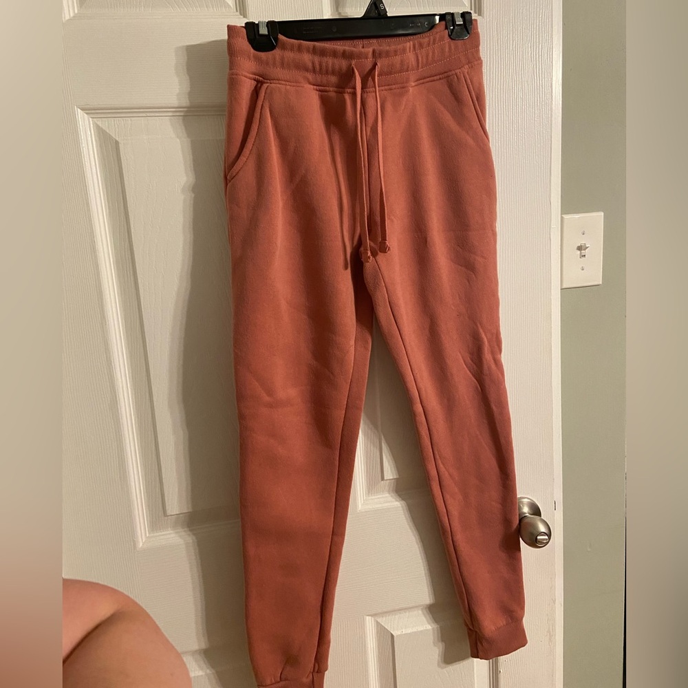 Southpole Junior blush pink sweatpants, size M. ****runs very small!!***